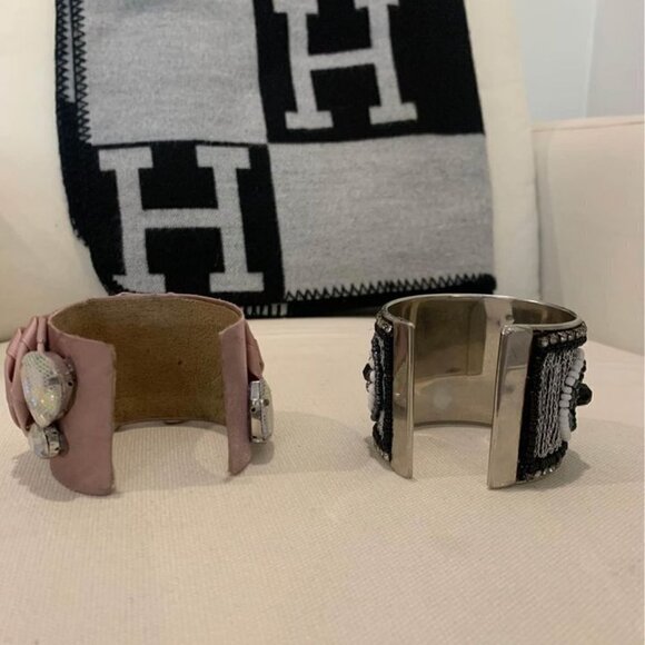 WOMAN’S adjustable cuff bracelets. - Picture 2 of 4